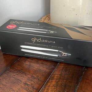 NEW ghd platinum plus professional styler